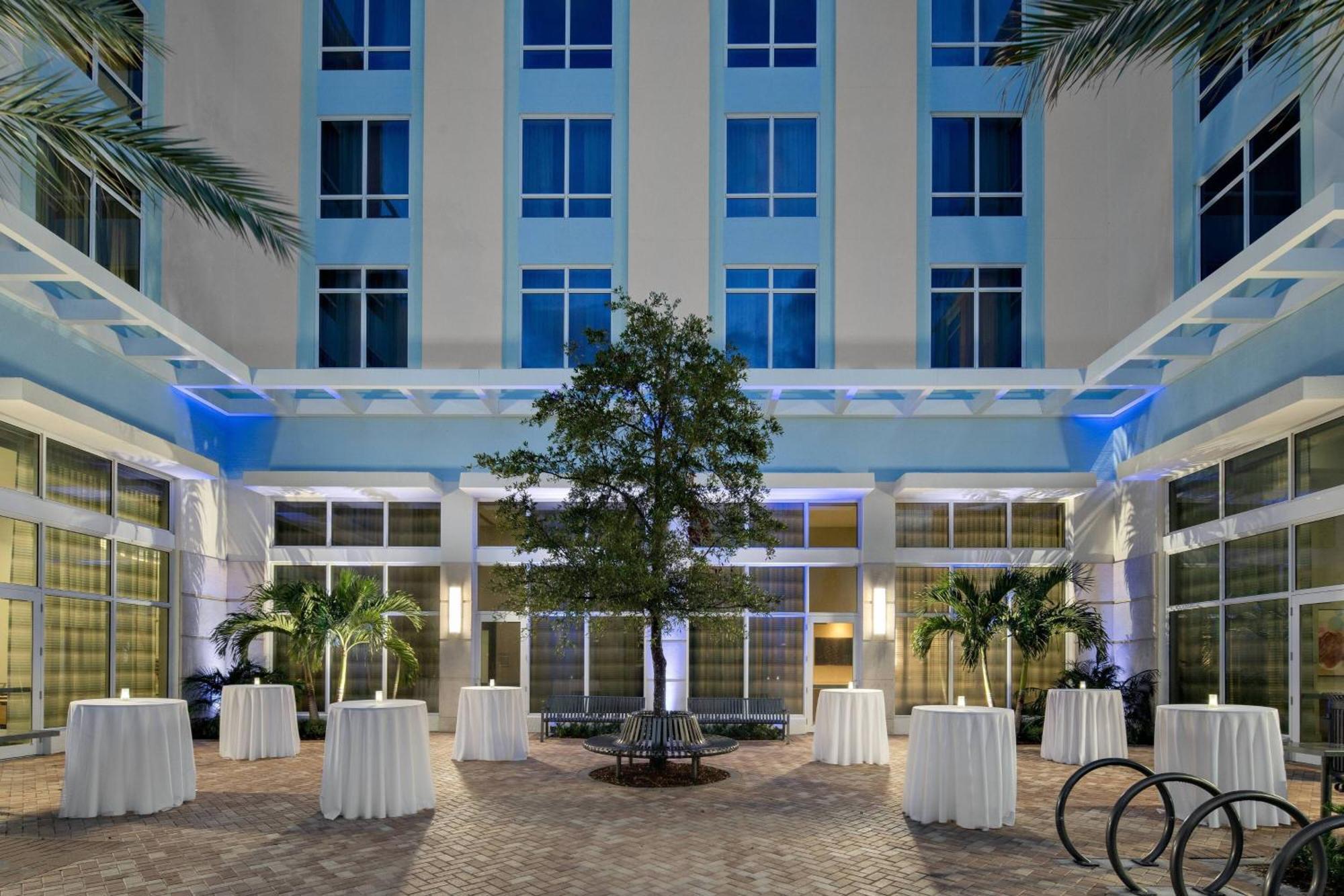 Courtyard By Marriott Delray Beach Hotel Exterior foto